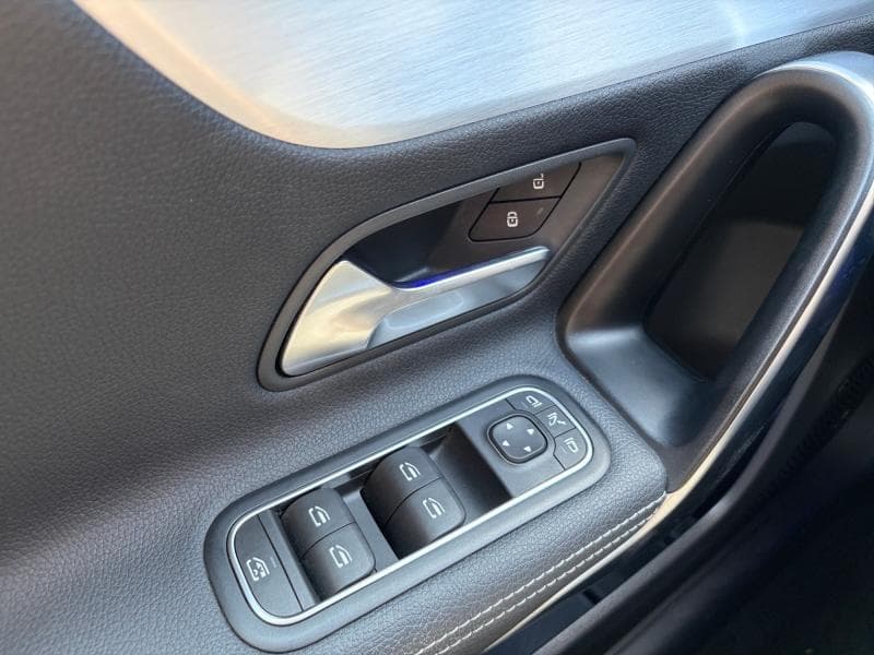 Mercedes-Benz A 180 Pack AMG | 2.0 D 116 CV | Boite auto | GPS | Toit ouvrant | Caméra | Carplay | Sièges Av chauffants - 17