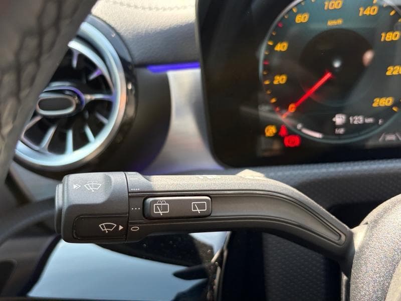 Mercedes-Benz A 180 Pack AMG | 2.0 D 116 CV | Boite auto | GPS | Toit ouvrant | Caméra | Carplay | Sièges Av chauffants - 19