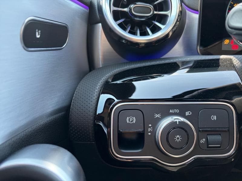 Mercedes-Benz A 180 Pack AMG | 2.0 D 116 CV | Boite auto | GPS | Toit ouvrant | Caméra | Carplay | Sièges Av chauffants - 18