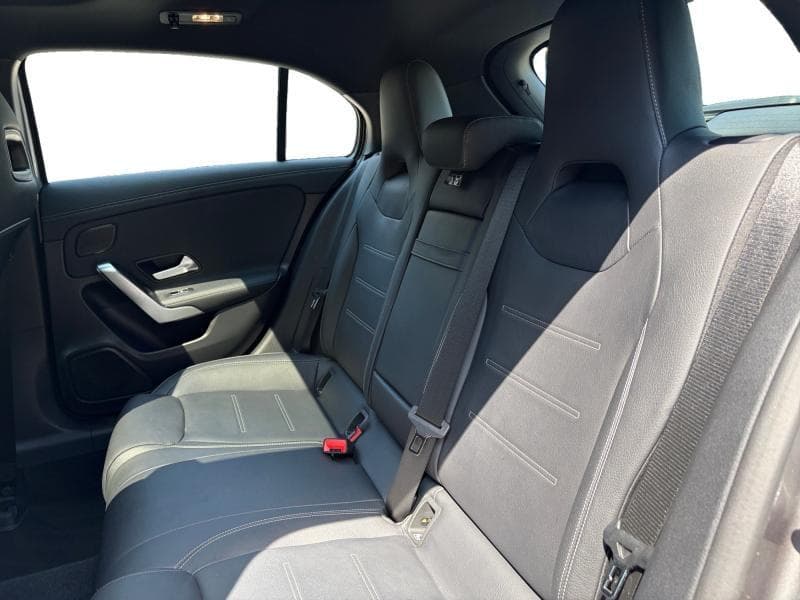 Mercedes-Benz A 180 Pack AMG | 2.0 D 116 CV | Boite auto | GPS | Toit ouvrant | Caméra | Carplay | Sièges Av chauffants - 14