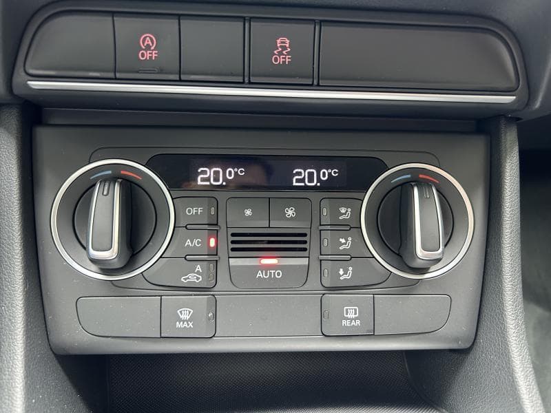 Audi Q3 Attraction | 2.0 TDI 120 CV | Boite auto | GPS | Attache remorque | Capt arr - 22