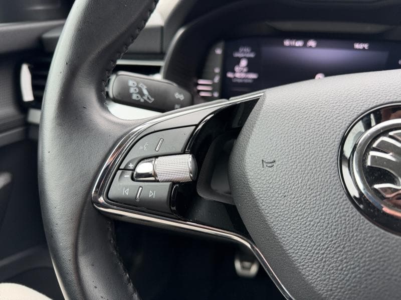 Skoda Kamiq Ambition | 1.0 TSI 95CV | GPS | Carplay | Capteurs Av/Ar | Clim auto - 24