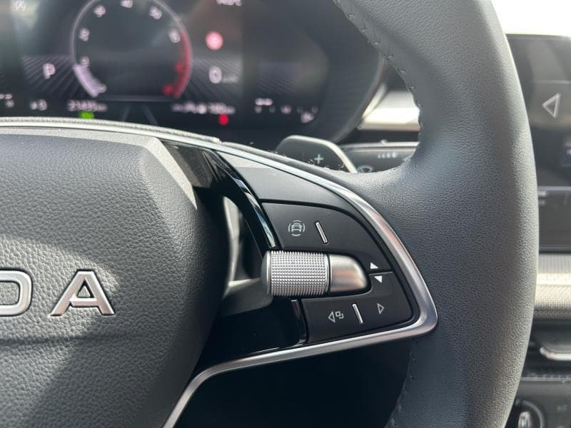 Skoda Fabia Selection | 1.0 TSI 115cv | CarPlay | Capteurs AR | Virtual Cockpit | Clim - 25