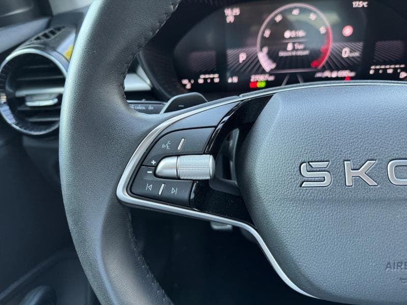 Skoda Fabia Selection | 1.0 Tsi 115cv | Clim | Carplay | Bluetooth | Capteurs Ar - 17