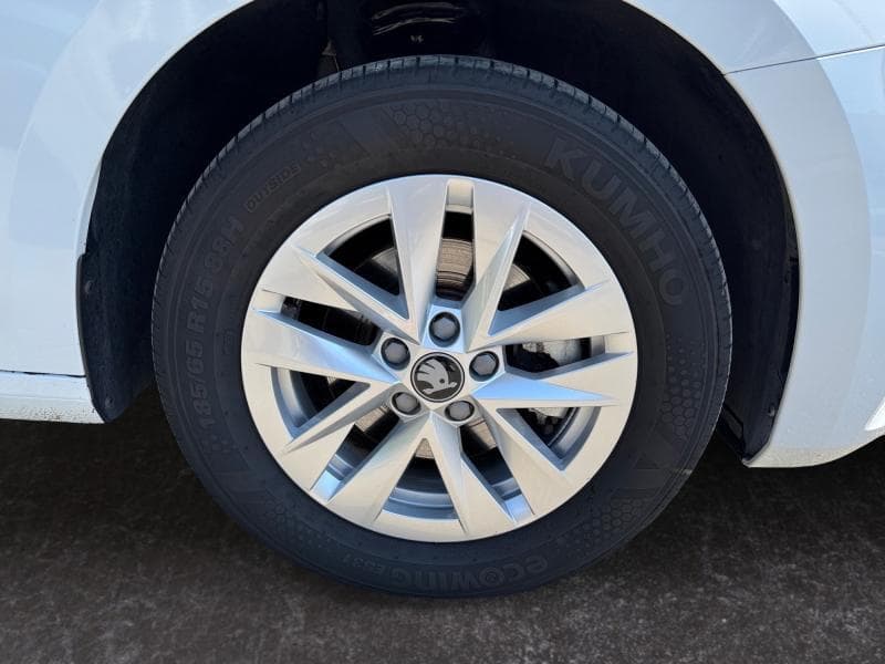 Skoda Fabia Selection | 1.0 Tsi 115cv | Clim | Carplay | Bluetooth | Capteurs Ar - 8
