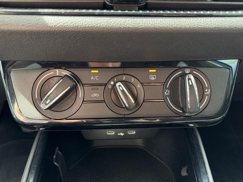 Skoda Fabia Selection | 1.0 TSI 95cv | Carplay | Clim | Capteurs Ar | Jantes alu - 28