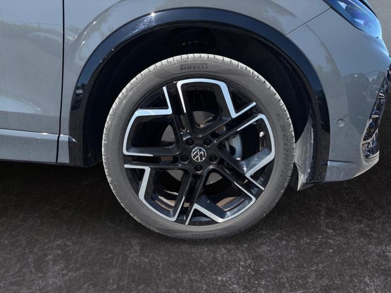 Volkswagen Tiguan R-Line | 1.5 TSI 150cv | GPS | Caméra | Toit pano | Attelage - 8