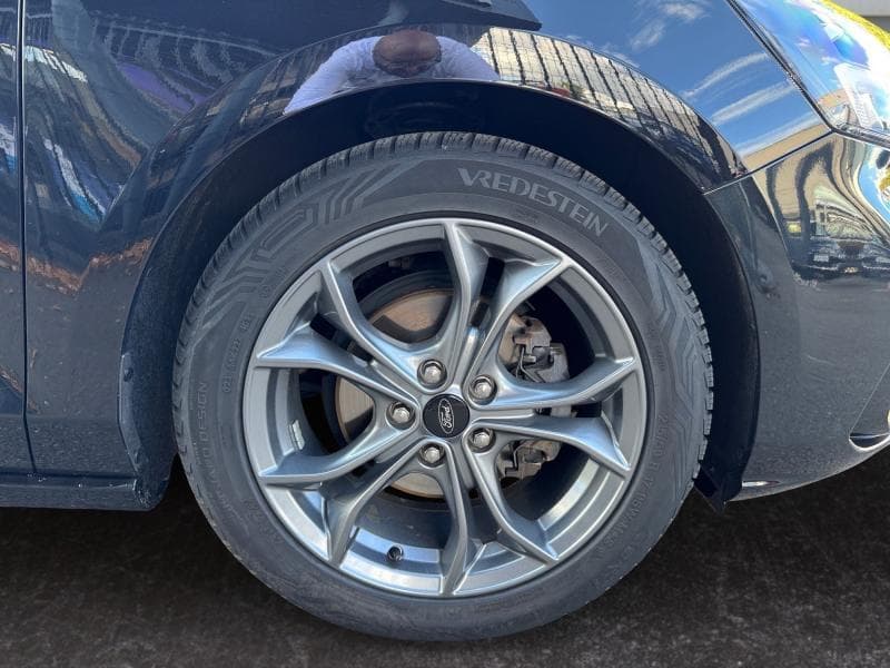 Ford Focus ST-Line | 1.0 EcoBoost 125cv | GPS | Bluetooth | Caméra | Capteurs Av & Arr - 8