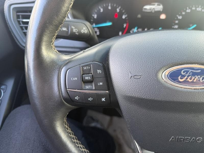 Ford Focus Vignale | 1.0 EcoBoost 125cv | Caméra | GPS | Attelage | Sièges Av chauffants - 18
