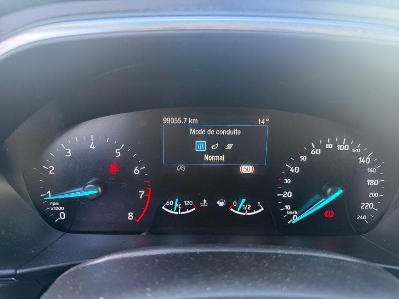 Ford Focus Vignale | 1.0 EcoBoost 125cv | Caméra | GPS | Attelage | Sièges Av chauffants - 25