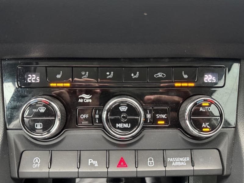 Skoda Karoq Ambition | 2.0 TDI 116cv | Carplay | Caméra | GPS | Attelage - 27