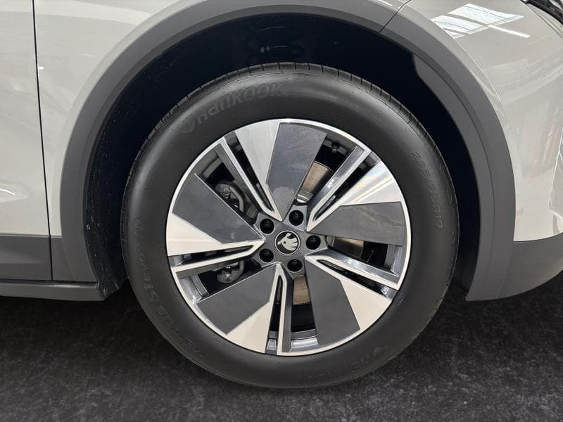 Skoda Elroq Corporate 85 77kWh 286cv Dispo 10/2026 - 9