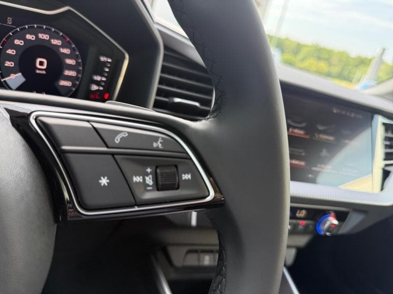 Audi A1 S-Line| 1.0 TFSI 116cv | Carplay | Capteurs AV+AR | Caméra | Clim auto @ Jantes alu | Led | Virtual Cockpit - 18