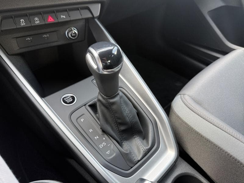 Audi A1 S-Line| 1.0 TFSI 116cv | Carplay | Capteurs AV+AR | Caméra | Clim auto @ Jantes alu | Led | Virtual Cockpit - 19