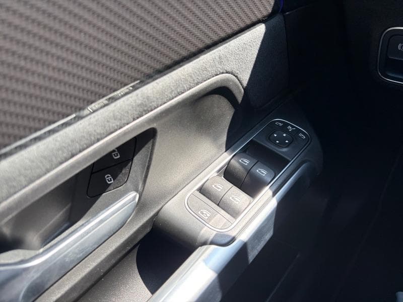 Mercedes-Benz GLB 180 Pack AMG | 1.3 136cv | 7 Places | Carplay | Caméra | Attelage - 17