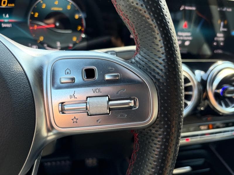 Mercedes-Benz GLB 180 Pack AMG | 1.3 136cv | 7 Places | Carplay | Caméra | Attelage - 22