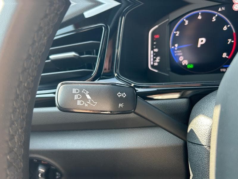 Volkswagen T-Roc R-line | 1.5 TSI 150cv | Carplay | Caméra | Toit ouvrant | Sièges Av chauffants - 24