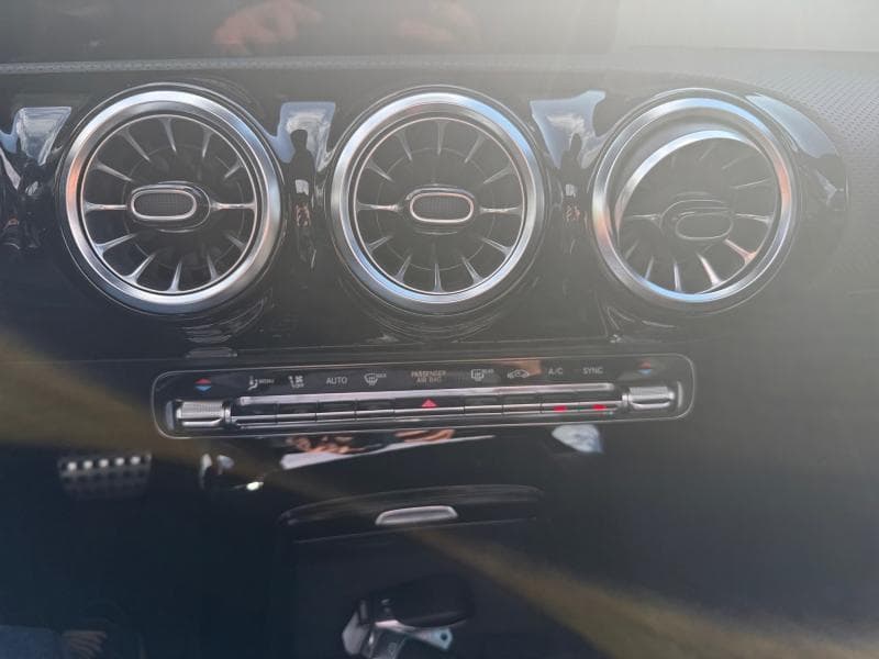 Mercedes-Benz CLA 180 CLA Pack AMG | 1.3 essence 136 cv | Toit ouvrant | camera | Bluethoot | sièges chauffants - 26