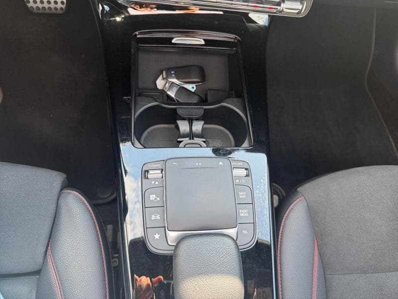 Mercedes-Benz CLA 180 CLA Pack AMG | 1.3 essence 136 cv | Toit ouvrant | camera | Bluethoot | sièges chauffants - 27