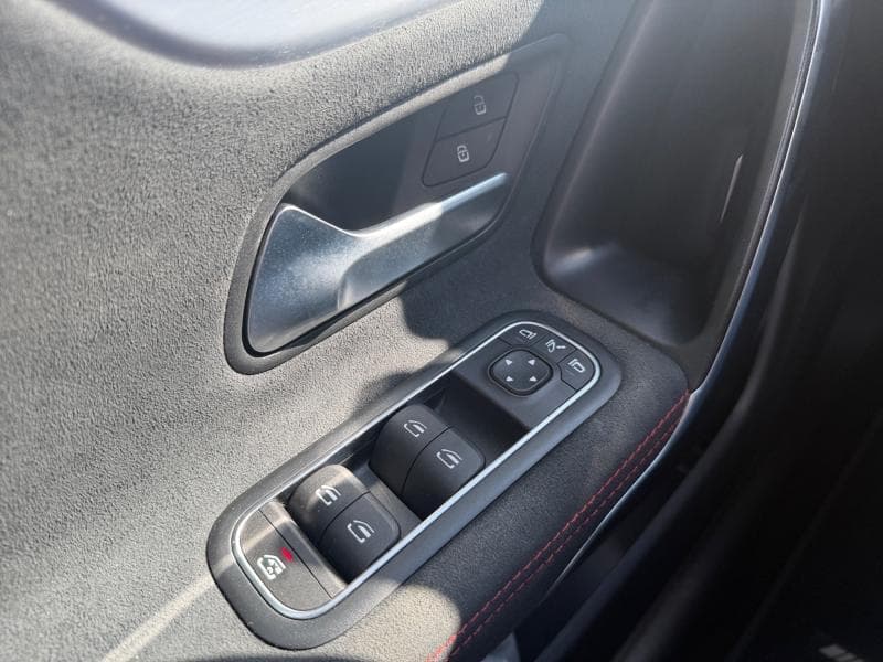 Mercedes-Benz CLA 180 CLA Pack AMG | 1.3 essence 136 cv | Toit ouvrant | camera | Bluethoot | sièges chauffants - 24