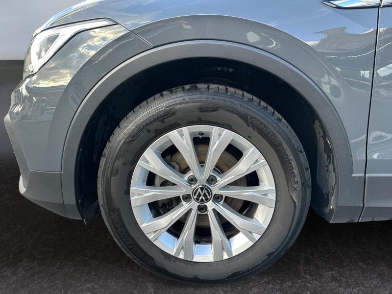 Volkswagen Tiguan 2.0 TDI 150HP | Caméra | Car Play | Attelage | - 9