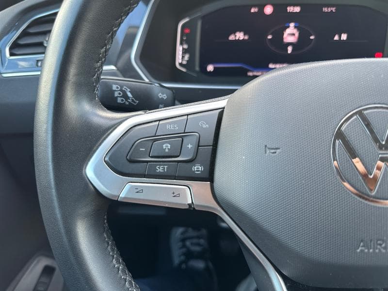 Volkswagen Tiguan 2.0 TDI 150HP | Caméra | Car Play | Attelage | - 12