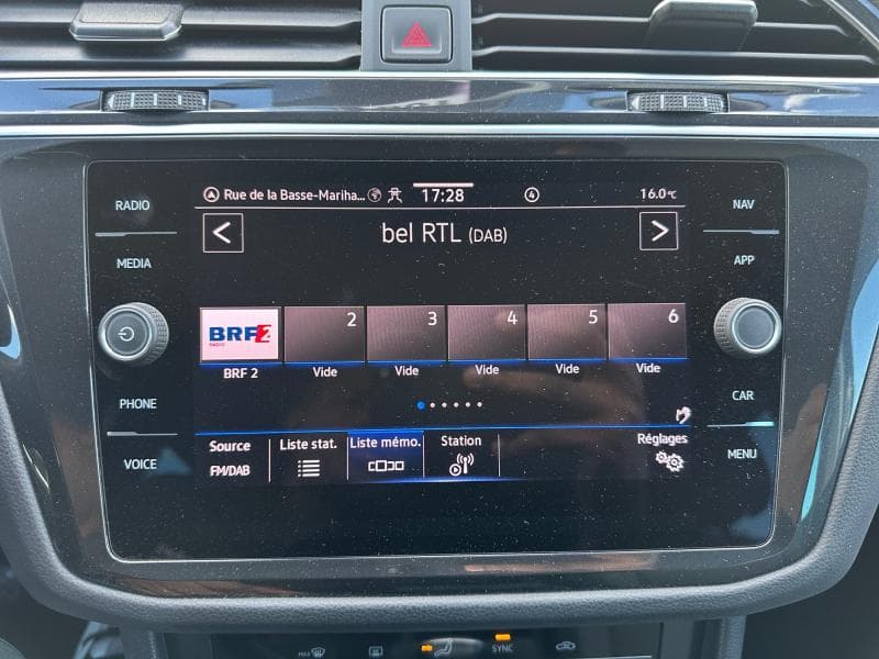 Volkswagen Tiguan 2.0 TDI 150HP | Caméra | Car Play | Attelage | - 22