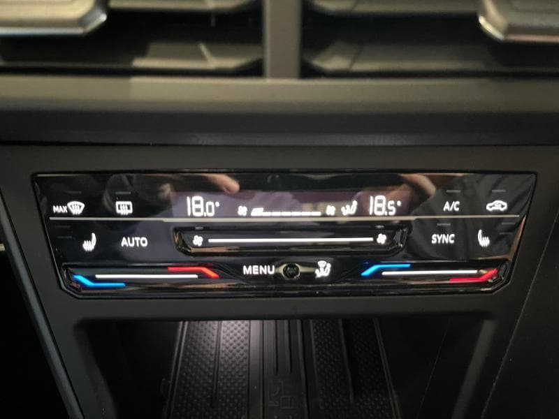 Volkswagen Taigo R-Line | 1.0 TSI 116cv | Carplay | Sièges chauffants| Caméra | Keyless - 28