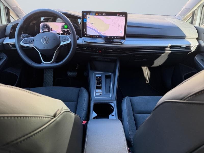 Volkswagen Golf VIII Life Business | 1.5 eTSI 116 CV | Boite auto | Camera | GPS | Sieges av chauffants | + kit hiver | kms evolutifs - 9
