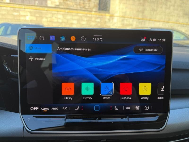 Volkswagen Golf VIII Life Business | 1.5 eTSI 116 CV | Boite auto | Camera | GPS | Sieges av chauffants | + kit hiver | kms evolutifs - 21