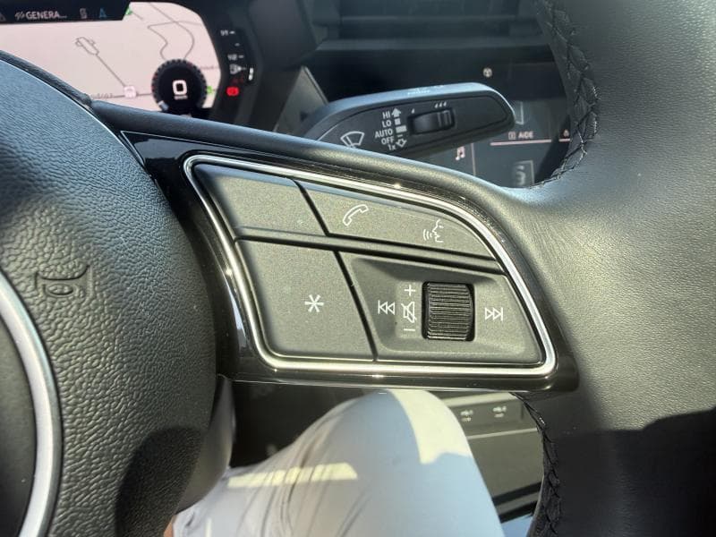 Audi A3 S-Line | 2.0 TDI 116cv | Carplay | Toit ouvrant | Caméra | GPS - 24