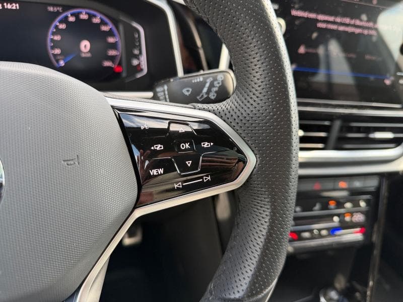 Volkswagen T-Roc R-line | 1.0 TSI 110cv | Carplay | Caméra | Toit ouvrant | GPS - 18