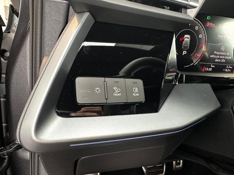 Audi A3 Sportback S-Line int et ext | 1.5 TFSI 116 CV | Boite auto | Camera | LED | Sieges av chauffants | + kit hiver | kms evolutifs - 24