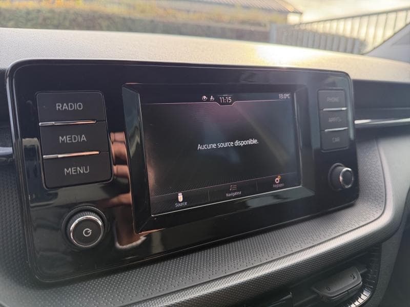 Skoda Fabia Active | 1.0 MPi 65 cv | Clim | Capteurs arr | Carplay | Bluetooth - 23