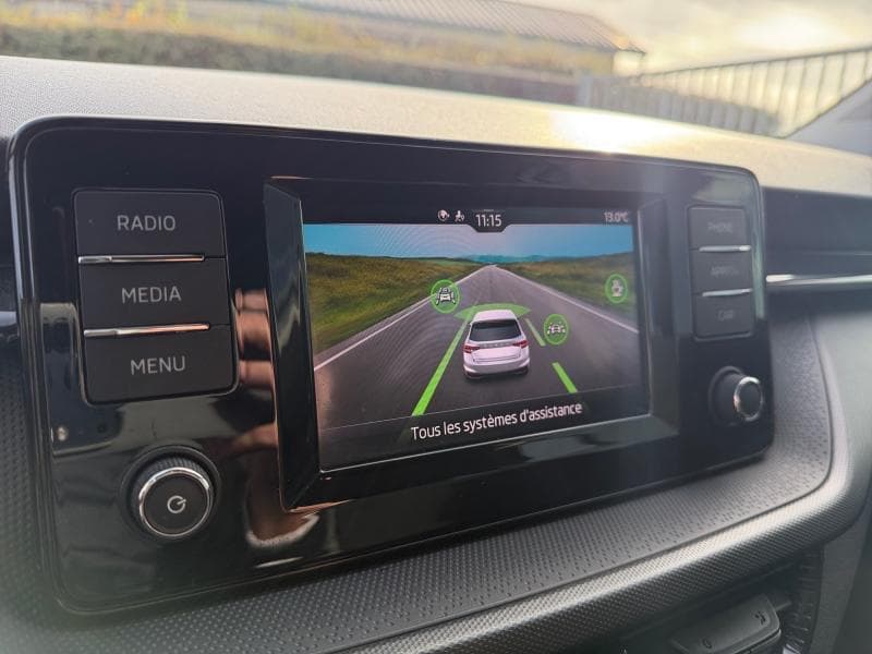 Skoda Fabia Active | 1.0 MPi 65 cv | Clim | Capteurs arr | Carplay | Bluetooth - 21