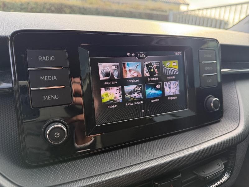 Skoda Fabia Active | 1.0 MPi 65 cv | Clim | Capteurs arr | Carplay | Bluetooth - 18