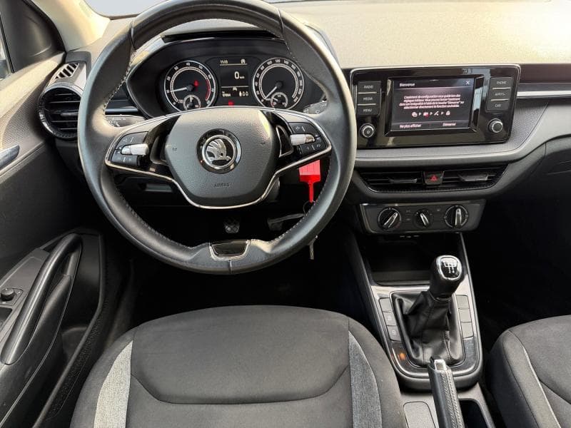 Skoda Fabia Active | 1.0 MPi 65 cv | Clim | Capteurs arr | Carplay | Bluetooth - 11