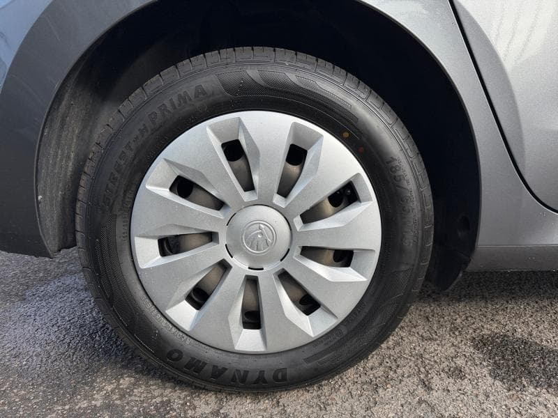 Skoda Fabia Active | 1.0 MPi 65 cv | Clim | Capteurs arr | Carplay | Bluetooth - 30