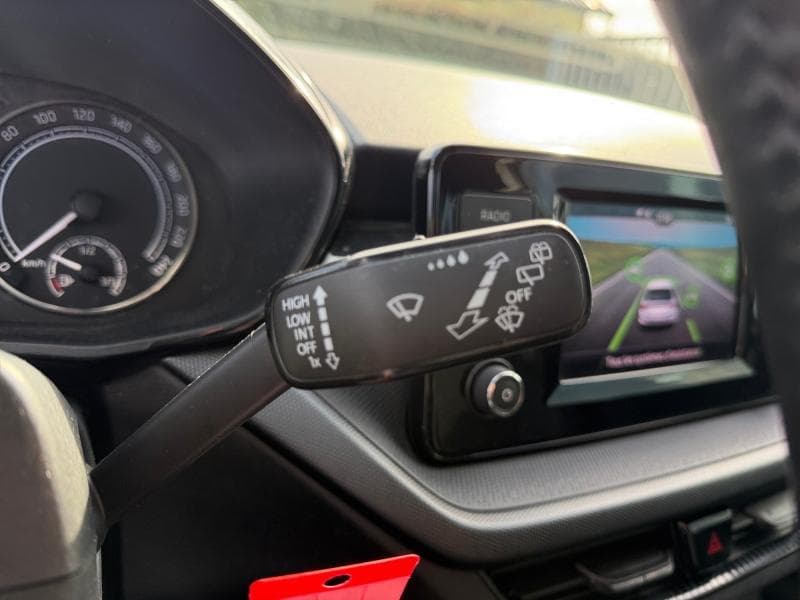 Skoda Fabia Active | 1.0 MPi 65 cv | Clim | Capteurs arr | Carplay | Bluetooth - 20