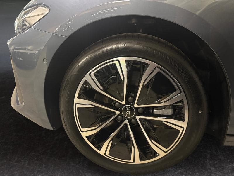 Audi A5 Avant Pack Platinum / S Line Intérieur / Toit panoramique / Caméra 360 / Matrix - 4