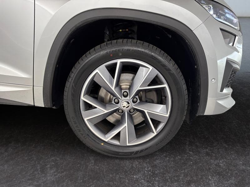 Skoda Kodiaq Sportline | 2.0 TDI 150cv | 7 Places | Carplay |  Toit ouvrant | Attelage - 9