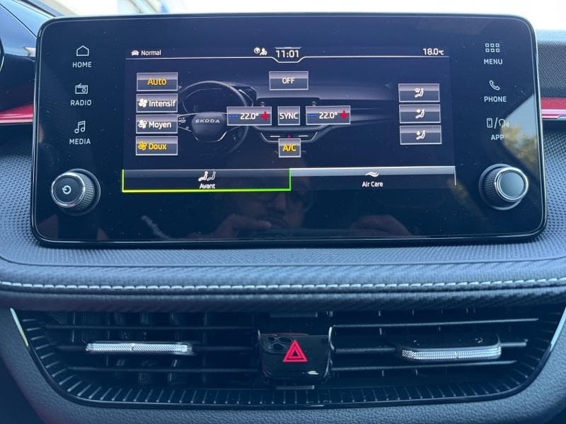 Skoda Fabia Monte Carlo | 1.0 TSI 115cv | Carplay | Caméra | Sièges Av chauffants | Cruise control - 26