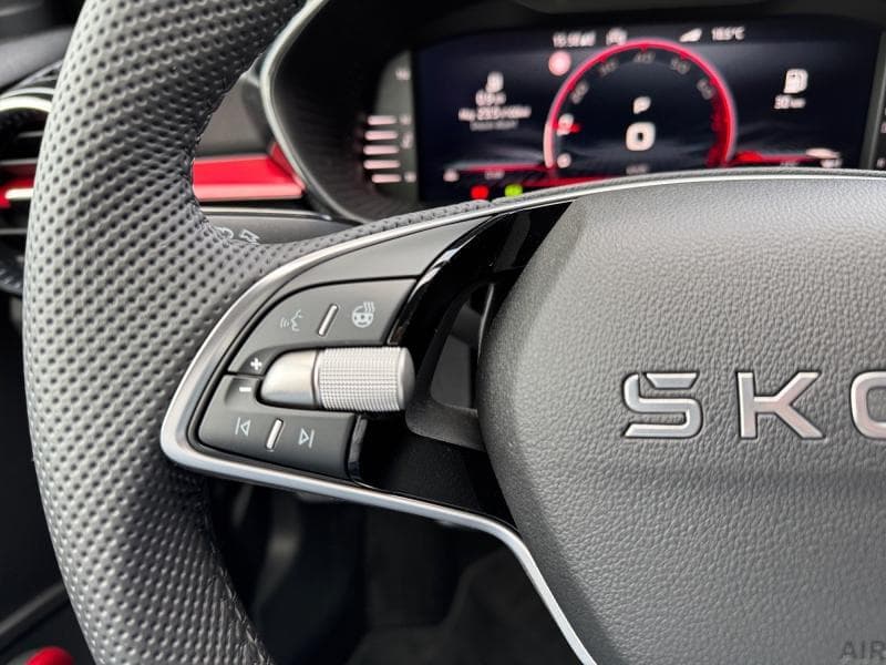Skoda Fabia Monte Carlo | 1.0 TSI 115cv | Carplay | Caméra | Sièges Av chauffants | Cruise control - 17