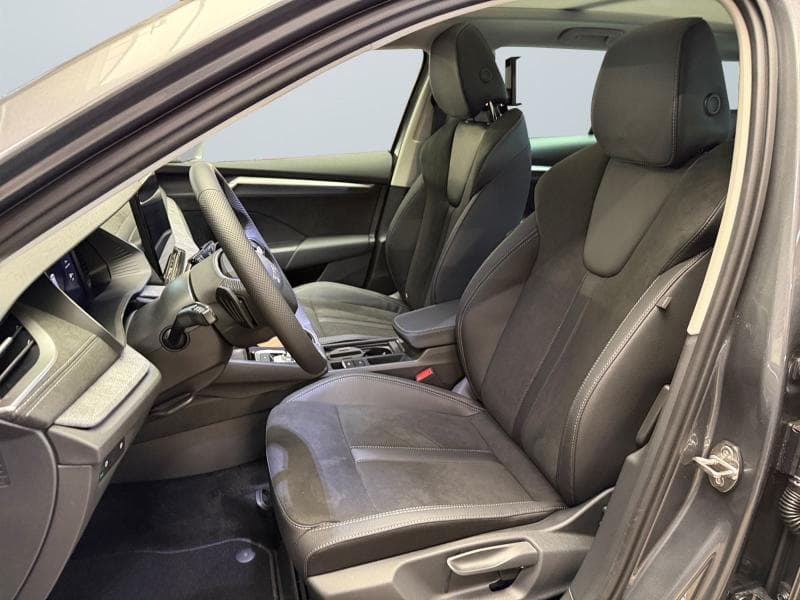 Skoda Octavia Corporate | 1.5 TSI 115cv | Carplay | Camera | Toit ouvrant pano | GPS - 14