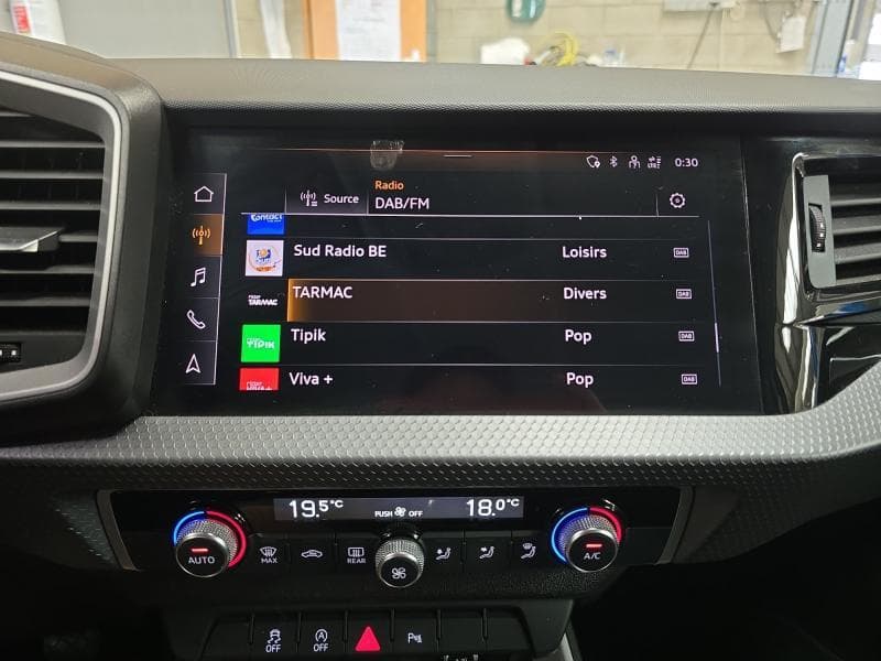 Audi A1 S-Line | 1.0 TFSI 95 cv | Carplay | Clim auto | Camera | LED - 19