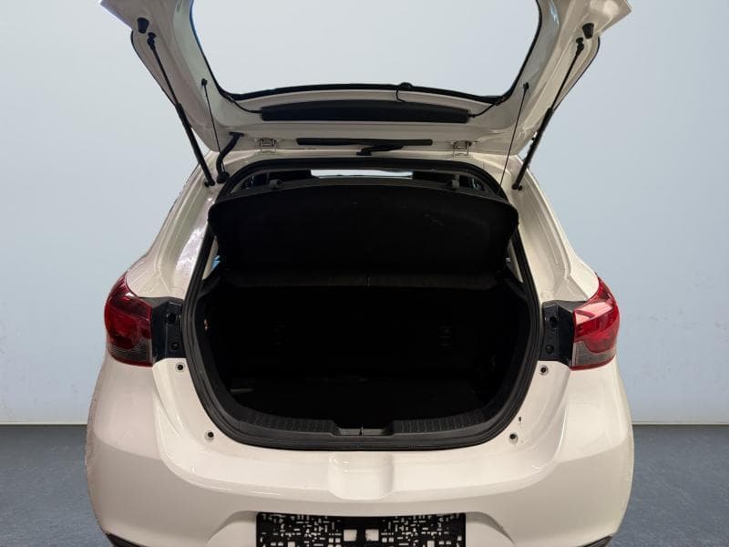Mazda 2 2 | 1.5 essence 75cv | GPS | Bluetooth - 17