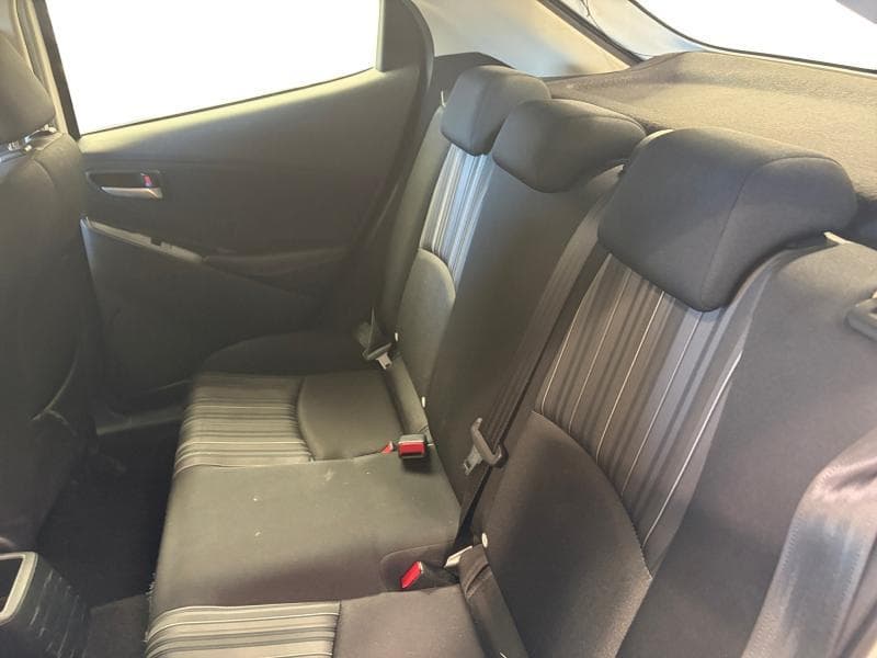Mazda 2 2 | 1.5 essence 75cv | GPS | Bluetooth - 16