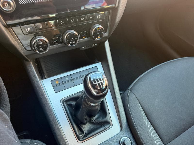 Skoda Octavia 1.0 tsi 116cv | capteur AV/ARR | volant multi | GPS - 22