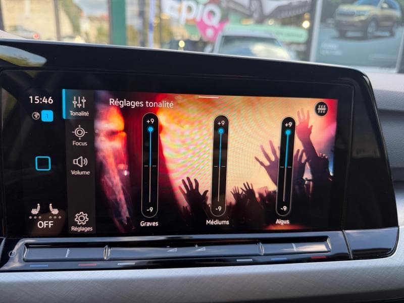 Volkswagen Golf Life | 1.5 TSI 131cv | Carplay | Caméra | GPS | Sièges Av chauffants - 19