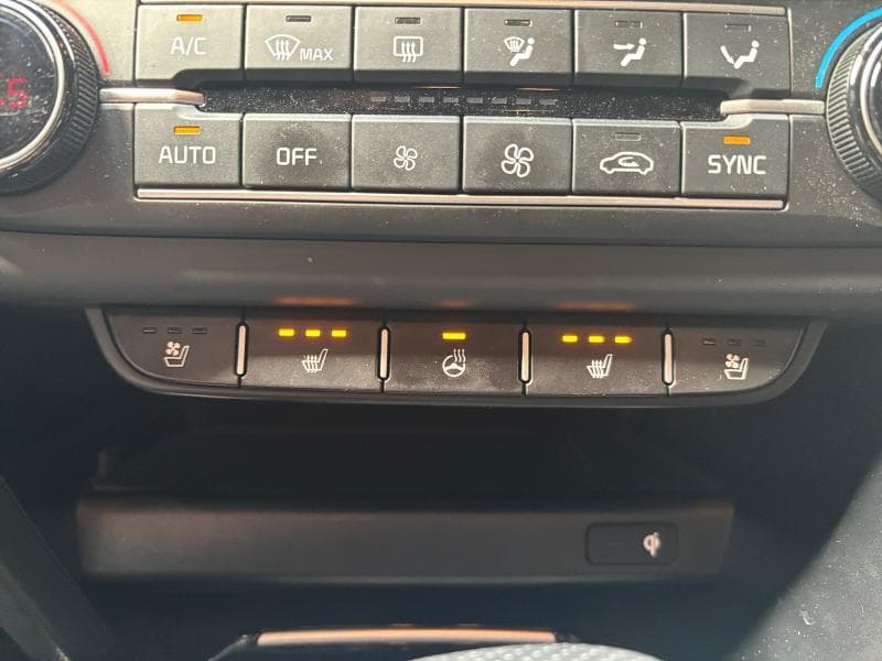 Kia Pro Ceed ProCeed GT | 1.6 T-GDi ISG DCT 160 cv | Cuir | Clim | Gps | Alu - 29